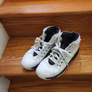 Nike White and Black Athletic Shoes Classic Design